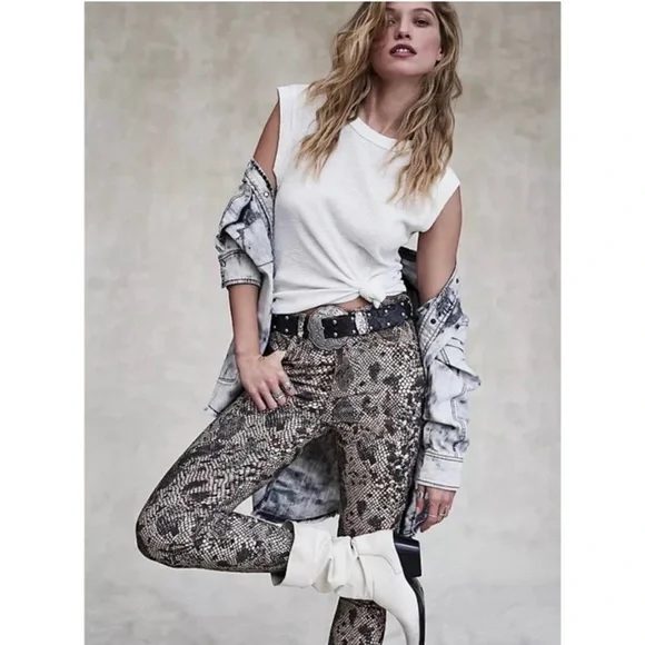 Free People Raw High Rise Printed Leggings / Rare - Picture 1 of 7